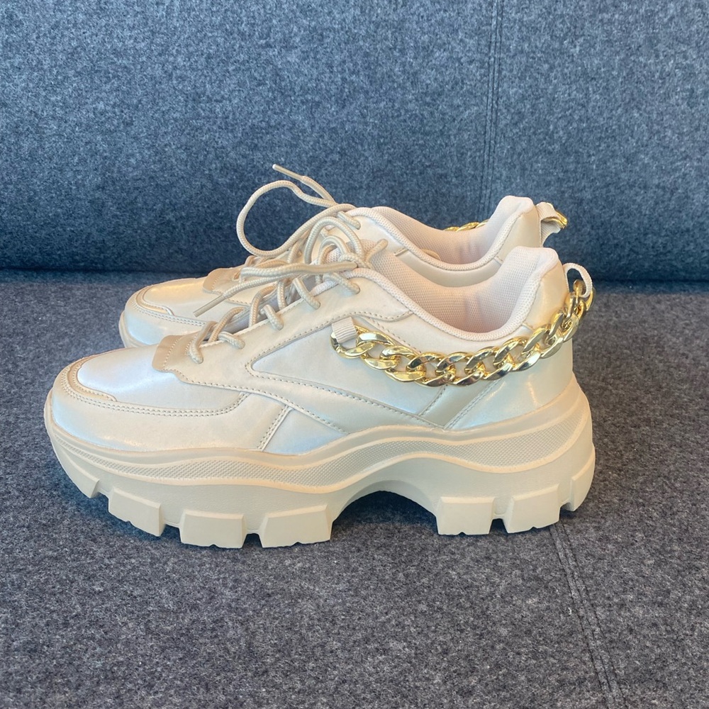 🌟 Retro Gold🌟Sneakers with Gold Chains - one of a kind!